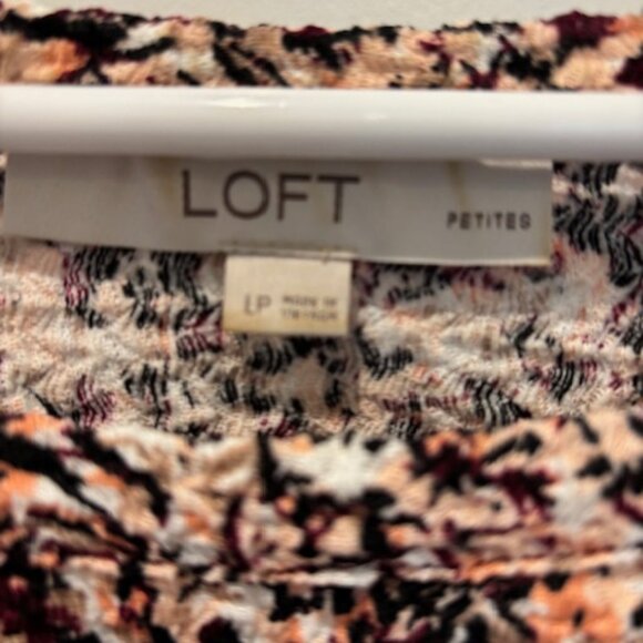 Womens Dressy Work Blouses - 5 blouses in bundle no separating - Picture 8 of 10